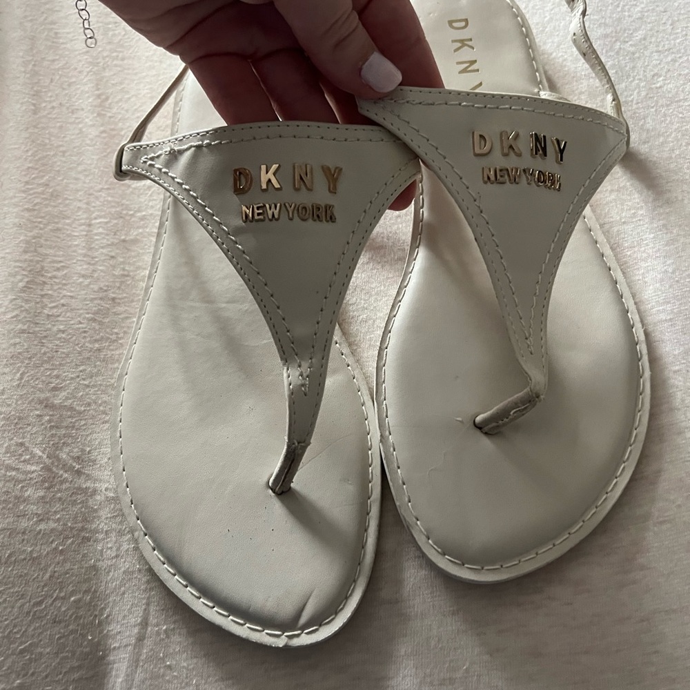 Women dkny sandals